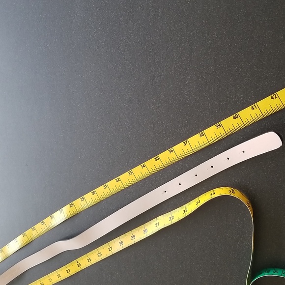 Valentino Medium Baby Soave Leather Belt, Color Rose - Picture 7 of 11